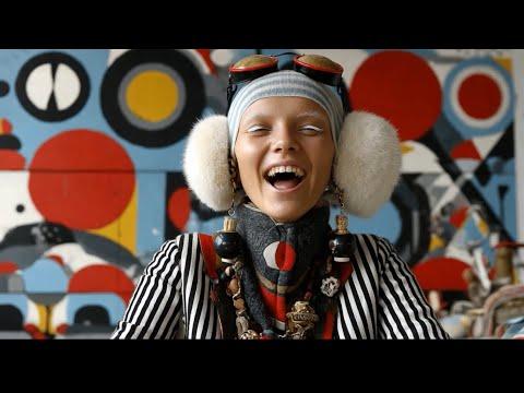 AI Music Video ~Flash Frame