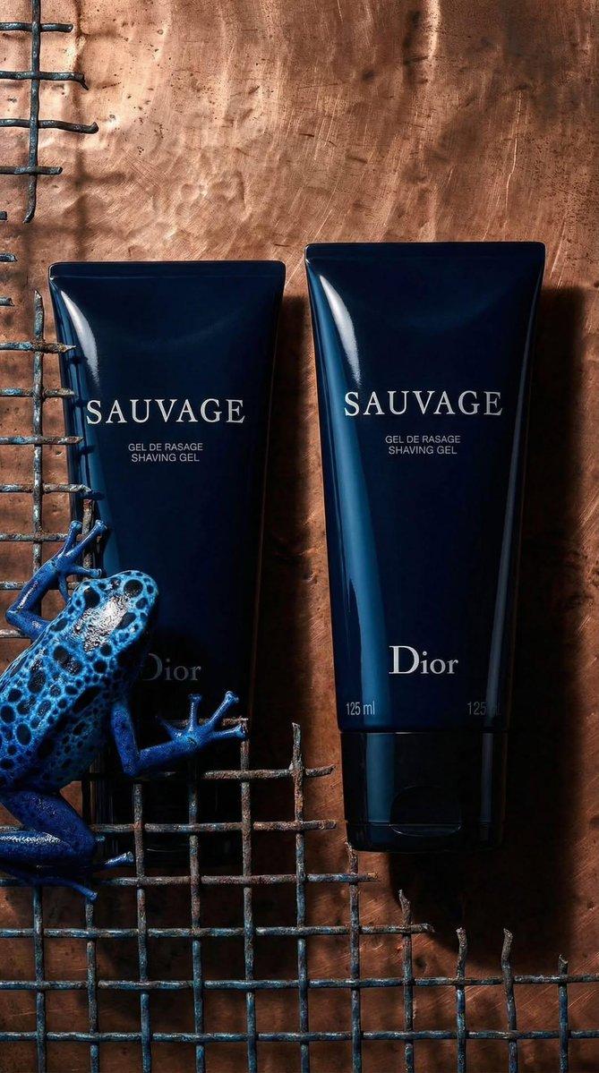 Promptforhåndsvisning: Luxury Product Photography of Dior Sauvage Shaving Gel