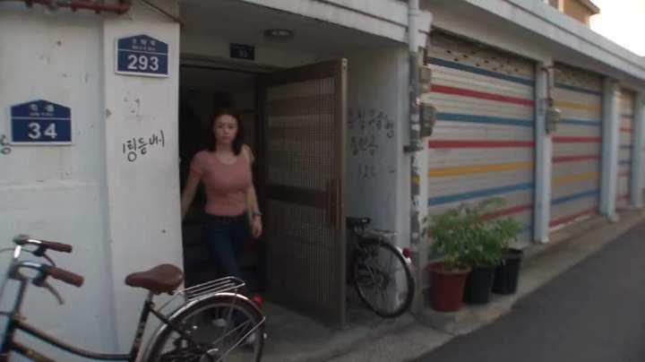 提示词预览: 首尔街区 DV 家庭录像