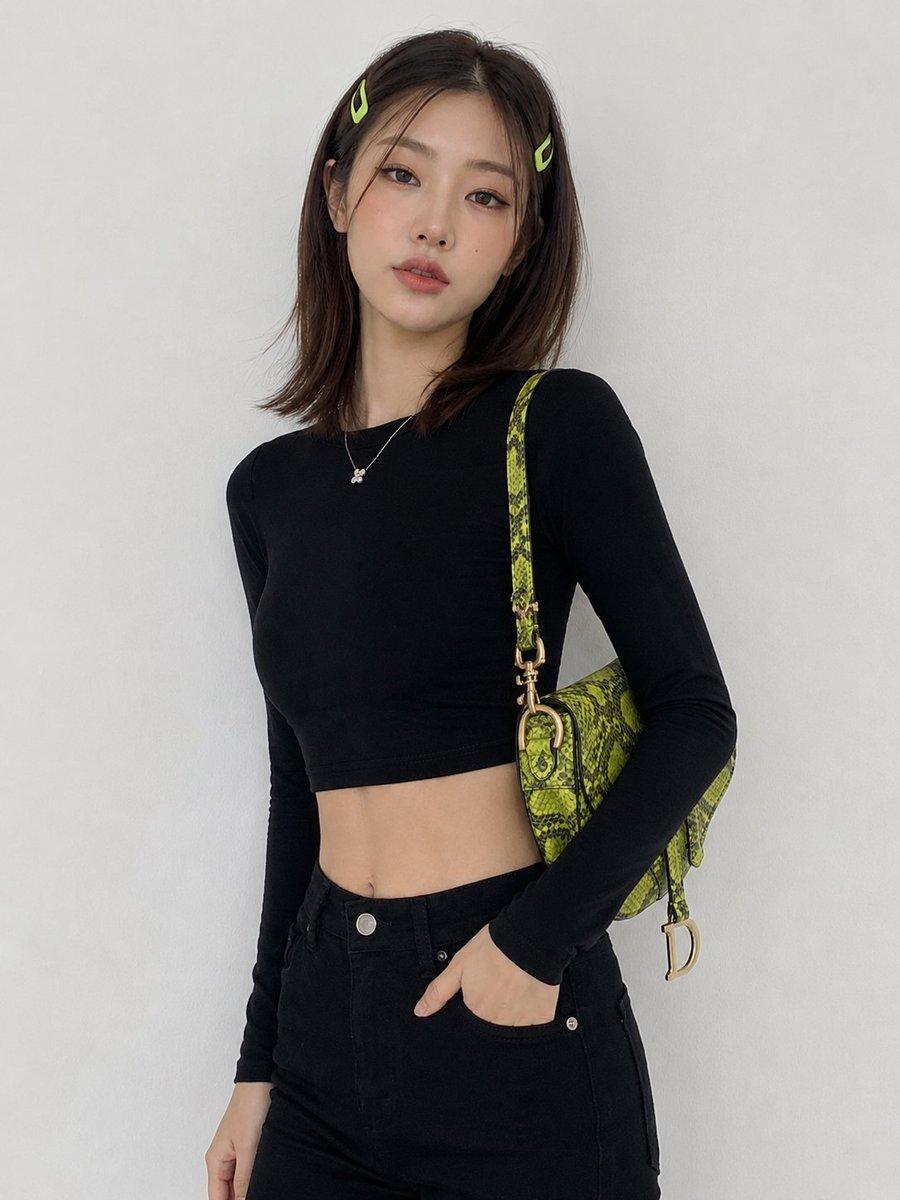 プロンプトのプレビュー: 韓国ファッションモデルのスタジオポートレート
