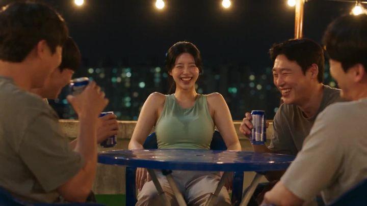 提示词预览: 末日韩式天台恐怖片