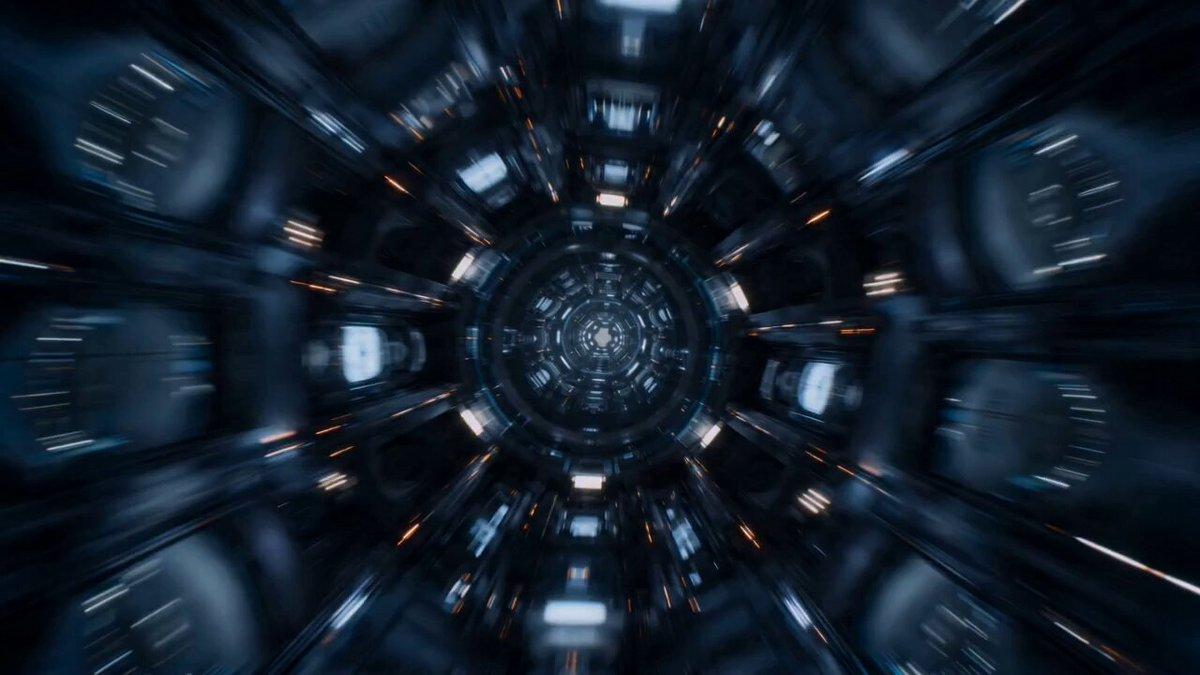 Anteprima del prompt: Video cinematografico della macchina per la produzione del multiverso