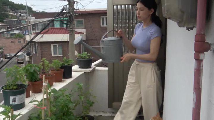 提示词预览: 韩国社区夏季摄像机录像