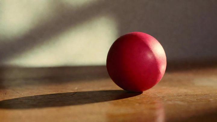 Prompt preview: {"shot":{"motion_level":"low","camera_depth":"close-up","camera_view":"eye level","camera_movement":…