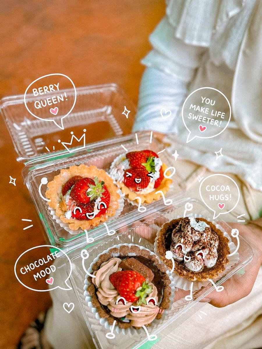 提示词预览: 带有涂鸦的可爱甜点美食摄影