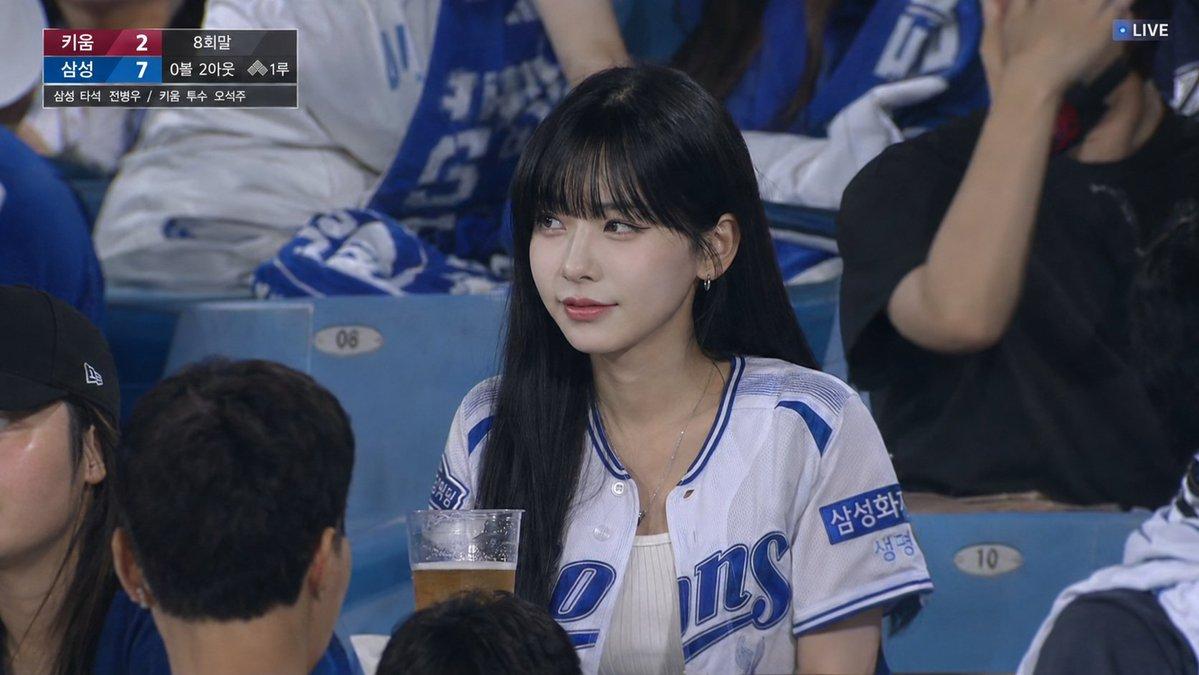 プロンプトのプレビュー: 韓国プロ野球のライブ中継風スクリーンショット
