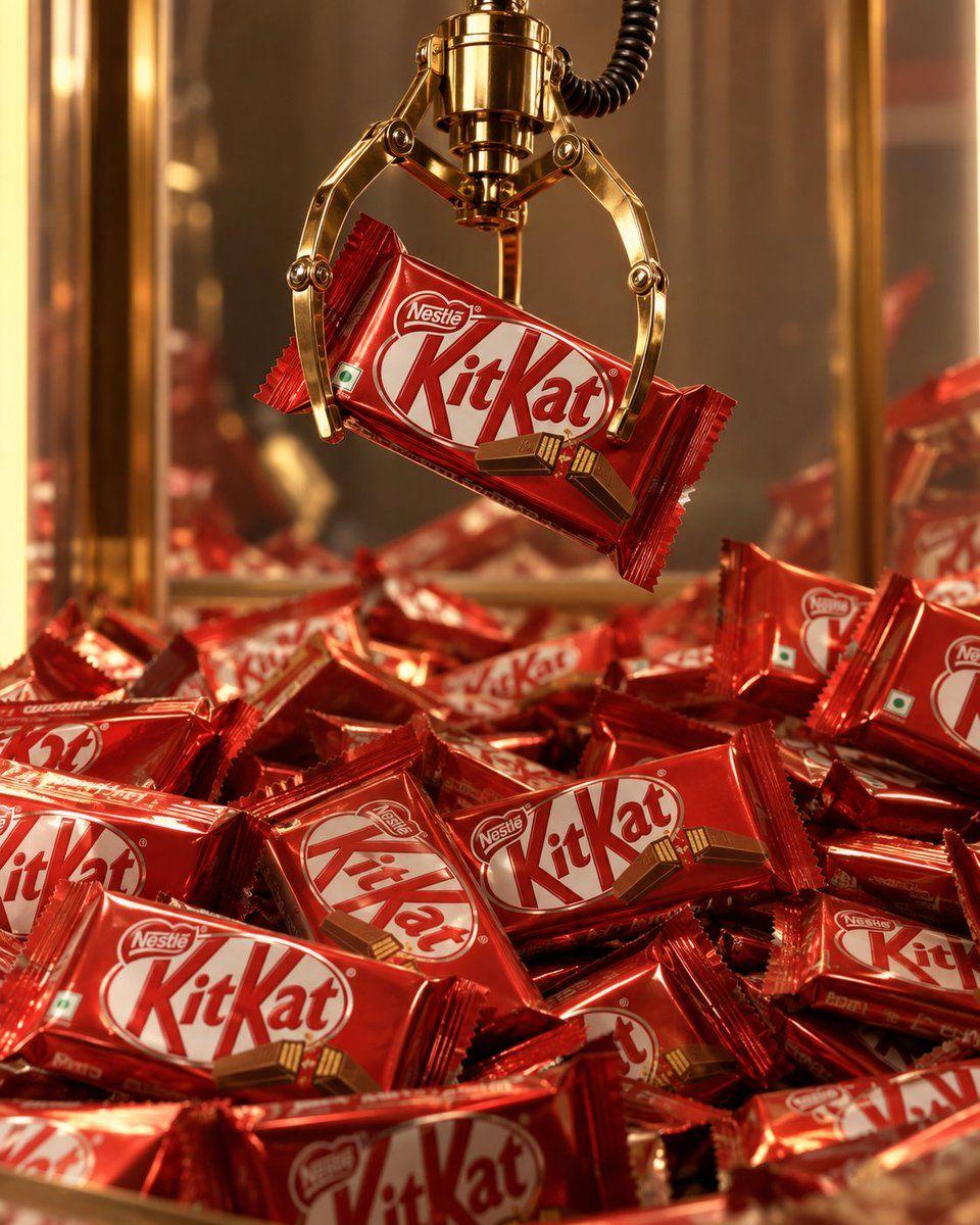 Preview ng prompt: Create a hyper-realistic premium editorial product photograph for {argument name="product" default="…