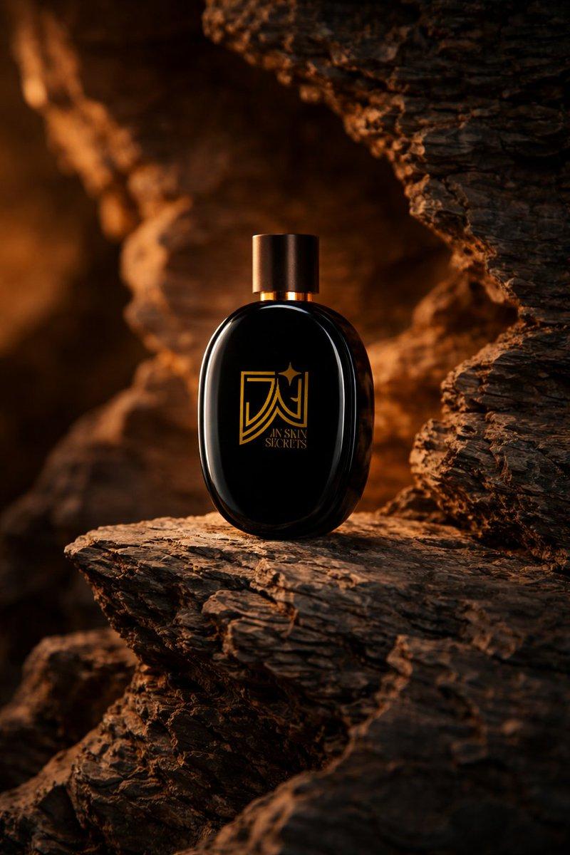 Preview ng prompt: Ultra-realistic Cinematic Product Photograph of Perfume Bottle