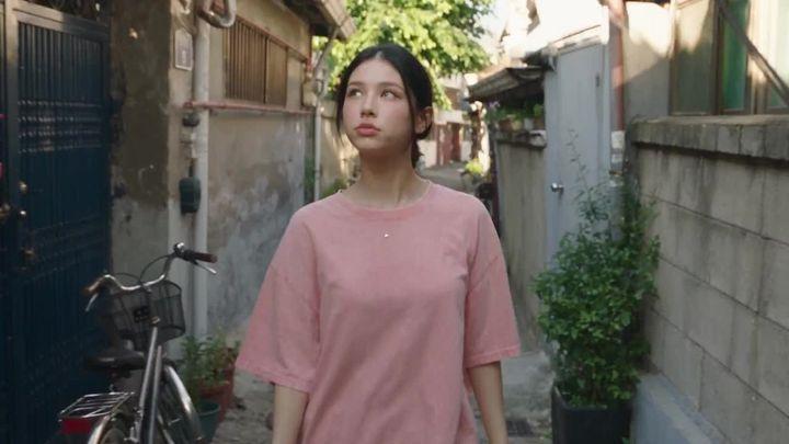 提示词预览: MiniDV 风格韩国街头漫步