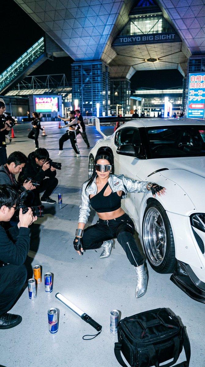 ตัวอย่างพรีวิวพรอมต์: แฟชั่นเอดิโทเรียลสไตล์ Tokyo Drift