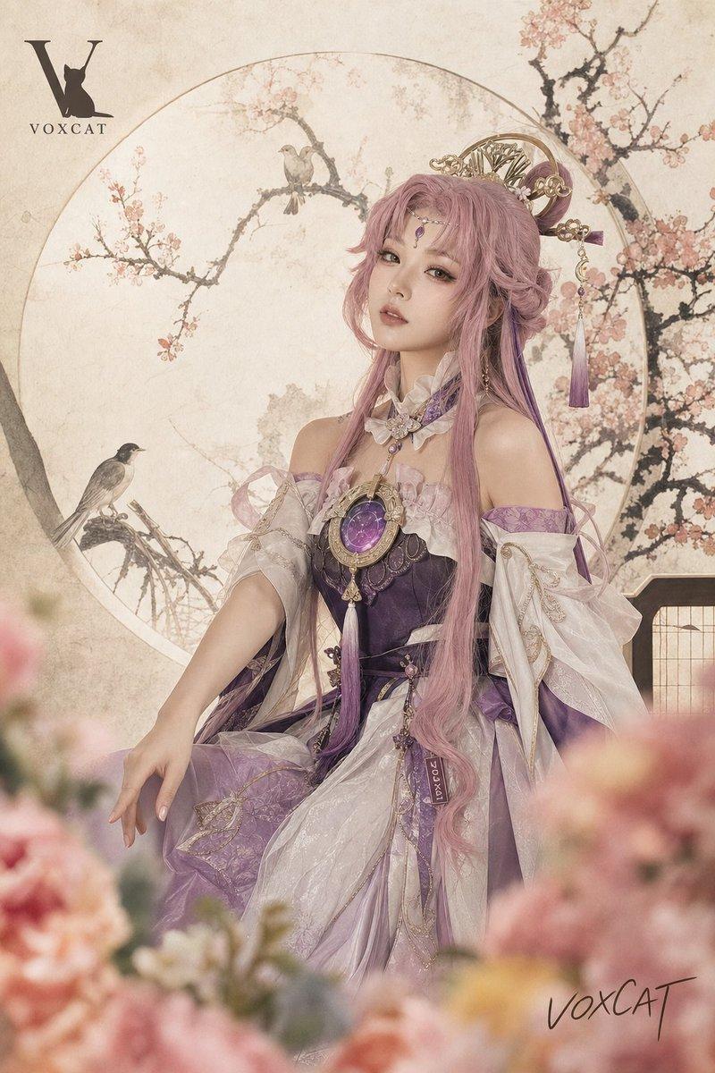 プロンプトのプレビュー: 新中式茶饮标签风格 Cosplay 肖像