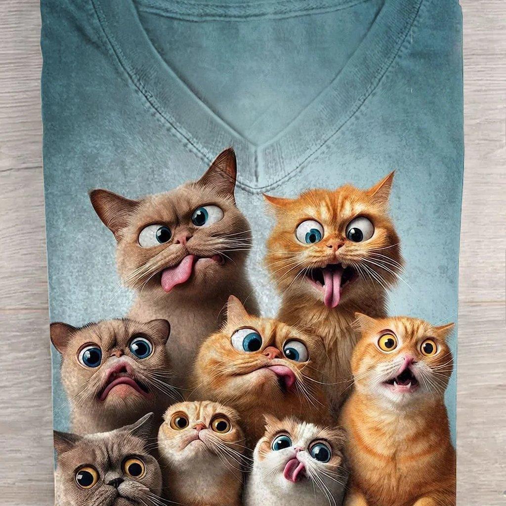 プロンプトのプレビュー: カートゥーン猫グループ T シャツモックアップ