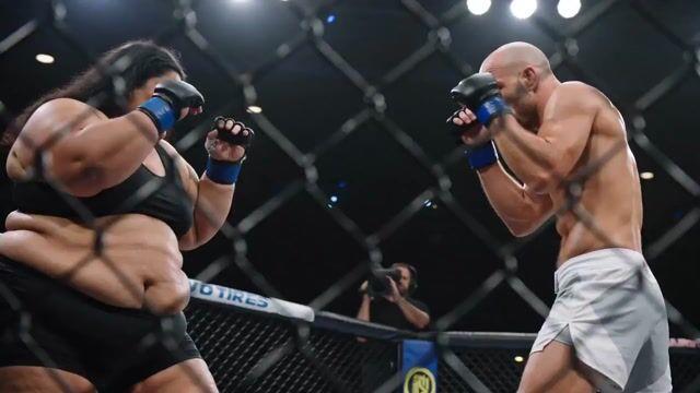 プロンプトのプレビュー: MMA 格闘技放送ハイライト