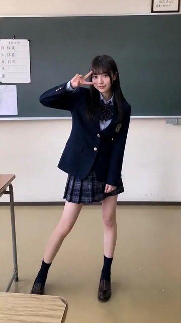 プロンプトのプレビュー: iPhone スタイルの手持ちダンス動画