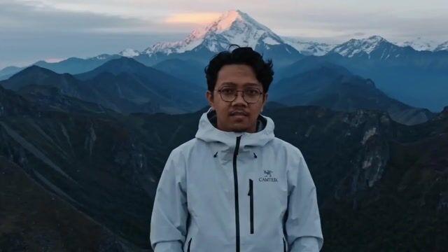 プロンプトのプレビュー: 壮大な山のドラゴン召喚