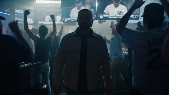 プロンプトのプレビュー: シネマティックなタイムフリーズ・スポーツバーのプロンプト