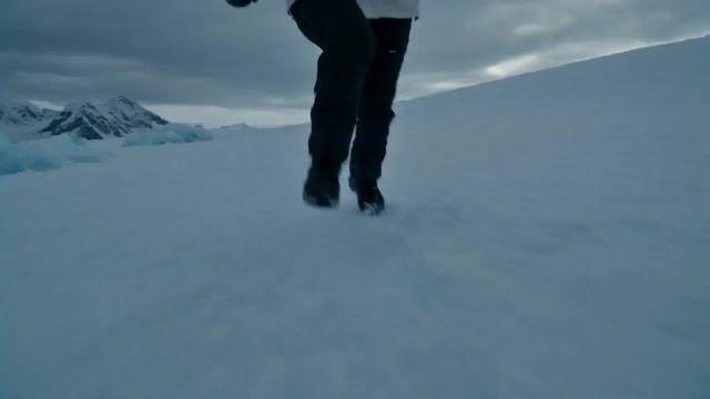 Prévia do prompt: Fuga do Planeta Glacial