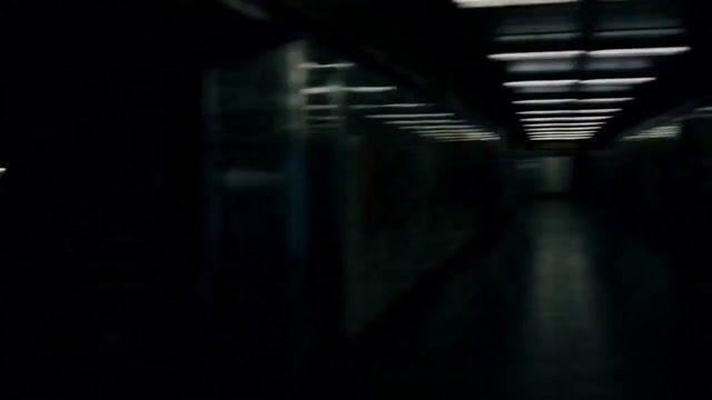 プロンプトのプレビュー: J-Horror 地下鉄のシーン
