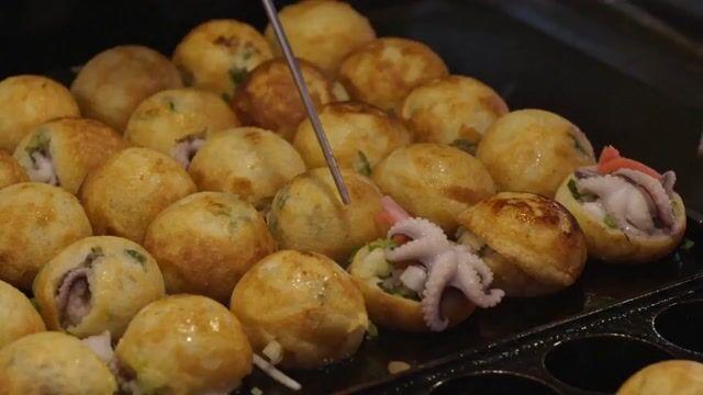プロンプトのプレビュー: シネマティックな日本のたこ焼き職人プロンプト