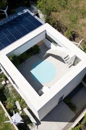 Pratinjau prompt: Rooftop secret garden creation prompt