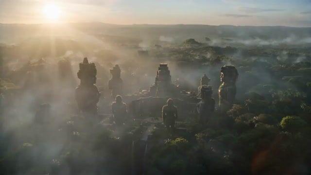 Anteprima del prompt: Scena di Avventura Cinematografica in Antiche Rovine nella Giungla