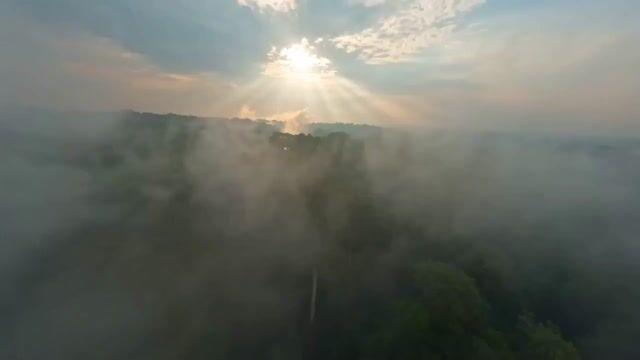 プロンプトのプレビュー: 古代インド王国の FPV 動画