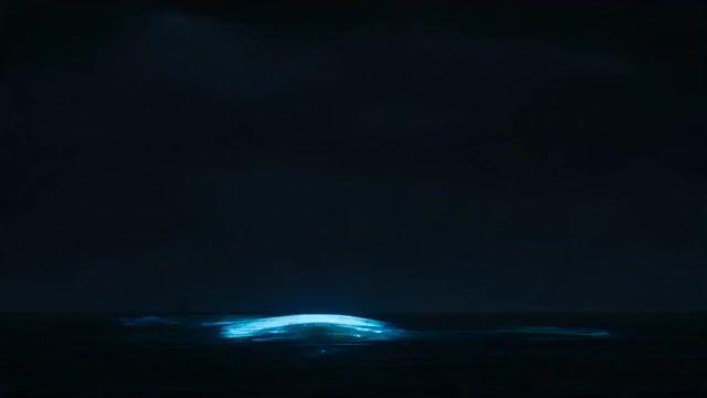 プロンプトのプレビュー: 深海の巨大生物の出現