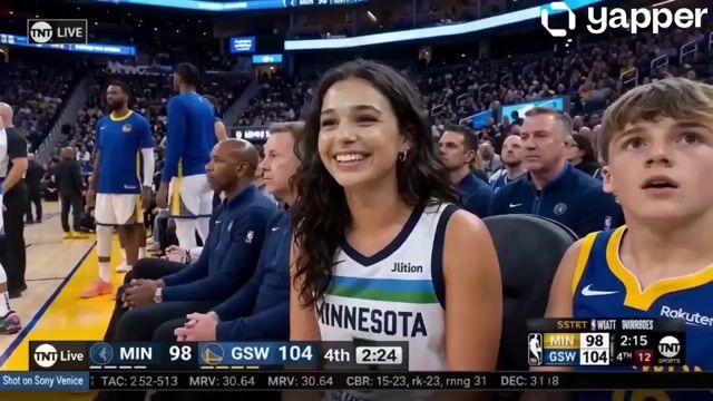 Promptforhåndsvisning: NBA Courtside Broadcast Moment