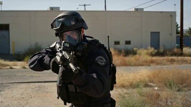 プロンプトのプレビュー: SWAT 人質交渉・解決の現場