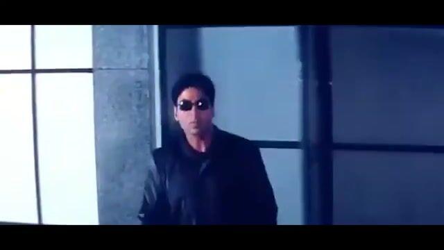 提示詞預覽: Akshay Kumar 飾演《駭客任務》中的 Neo