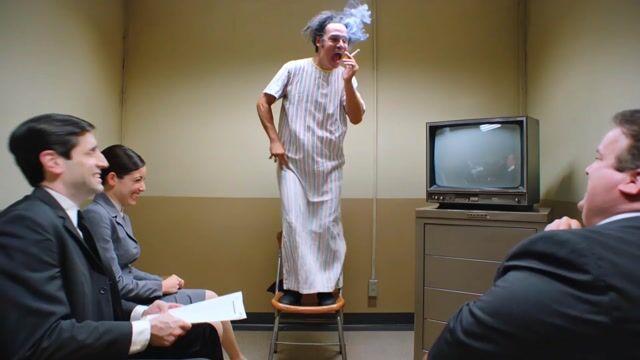 プロンプトのプレビュー: 尋問室のシーンのプロンプト