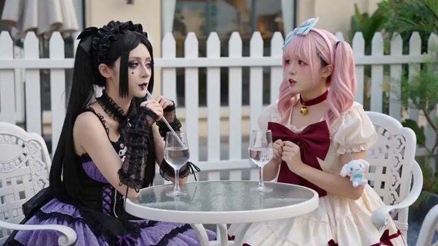 プロンプトのプレビュー: 擬人化クロミとマイメロディの動画スクリプト