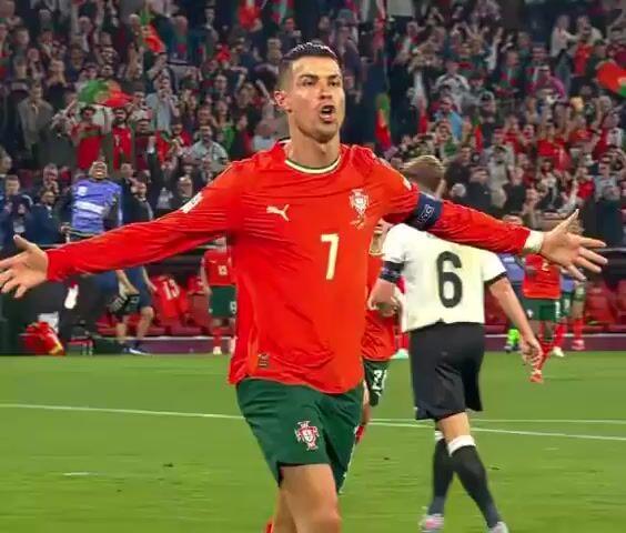 プロンプトのプレビュー: 史上最高のサッカー選手の伝説的瞬間