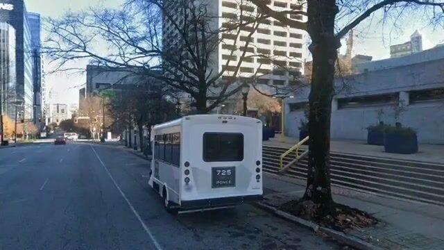 プロンプトのプレビュー: シネマティックなルート案内ガイド