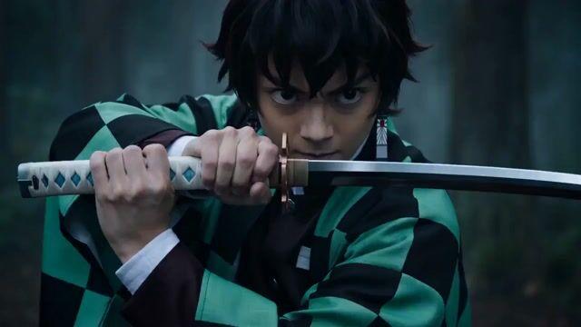 プロンプトのプレビュー: Demon Slayer 実写版超大作動画プロンプト