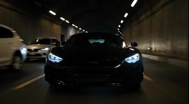 Aperçu du prompt: Course poursuite dans un tunnel