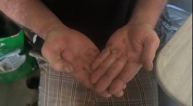 ตัวอย่างพรีวิวพรอมต์: แสงอาทิตย์ส่องหลัง เงาคือเครื่องยืนยัน