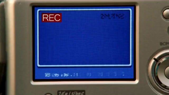 プロンプトのプレビュー: Seedance 2.0 用 Y2K プールパーティー動画プロンプト