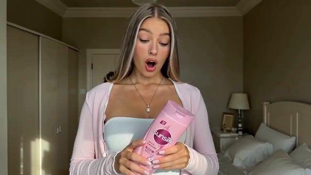 Prompt preview: Natural Aesthetic GRWM Video