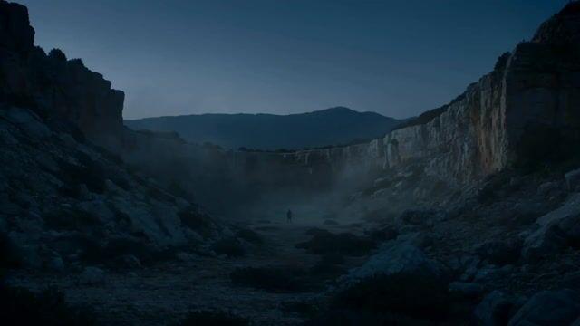 プロンプトのプレビュー: 壮大な山のドラゴンシークエンス