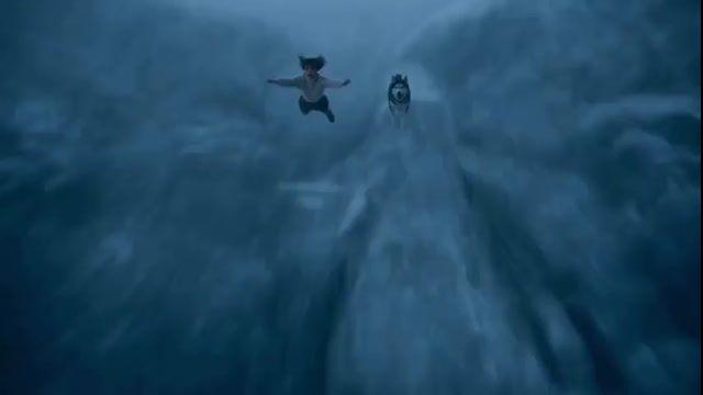 プロンプトのプレビュー: 北極の氷の女王への変身