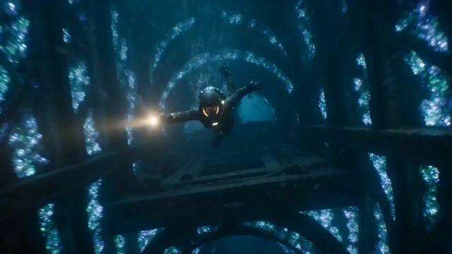 プロンプトのプレビュー: リヴァイアサンの喉:水中巨大構造物への降下
