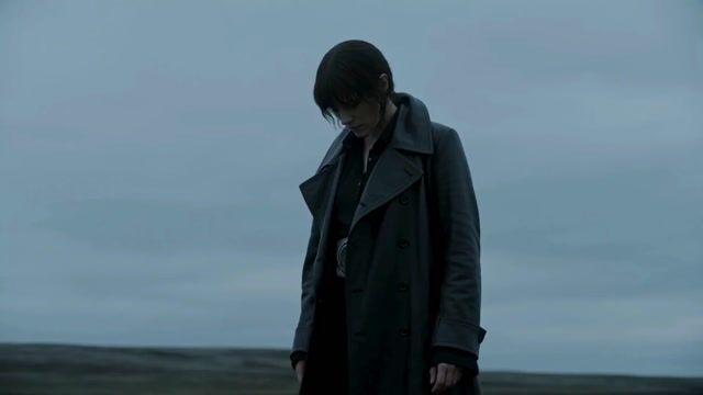 プロンプトのプレビュー: エイリアン・バイオスーツへの変身