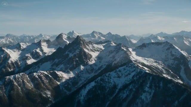 プロンプトのプレビュー: 山々の空に現れるドラゴンの裂け目