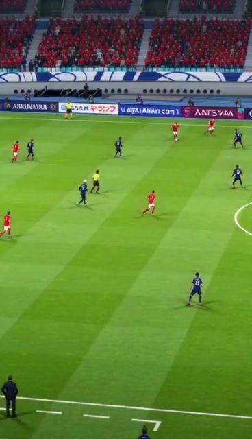 プロンプトのプレビュー: 日本のスポーツアニメ風サッカーの試合