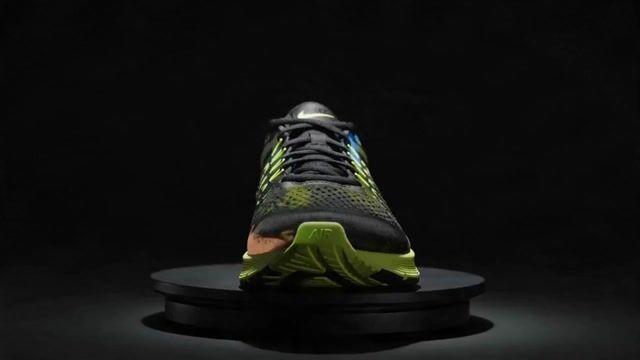 İstem önizlemesi: Rotating Sneaker Ad Sequence