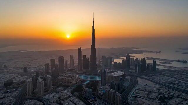 プロンプトのプレビュー: ブルジュ・ハリファ:夕暮れから夜景へのツアー