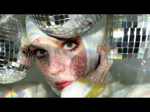 AI Music & Fashion Video (4K) – Midnight Fantasy: Disco Inspired Futuristic Deep House Visuals